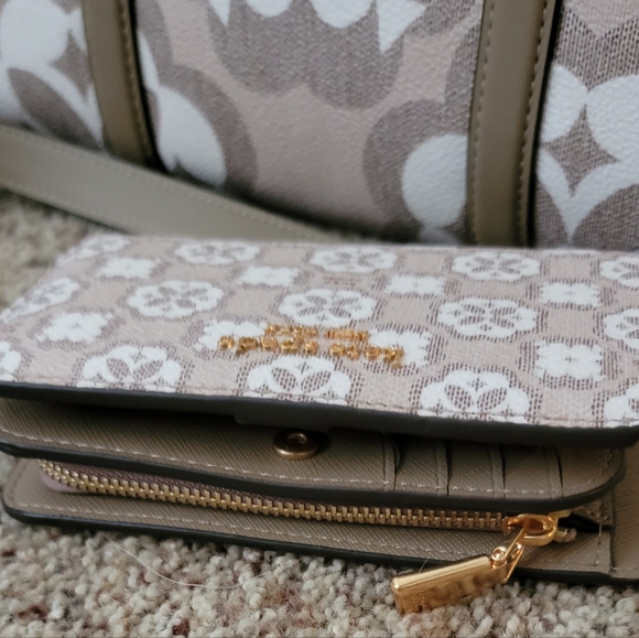 Kate Spade Jacquard Satchel & wallet - Picture 3 of 7